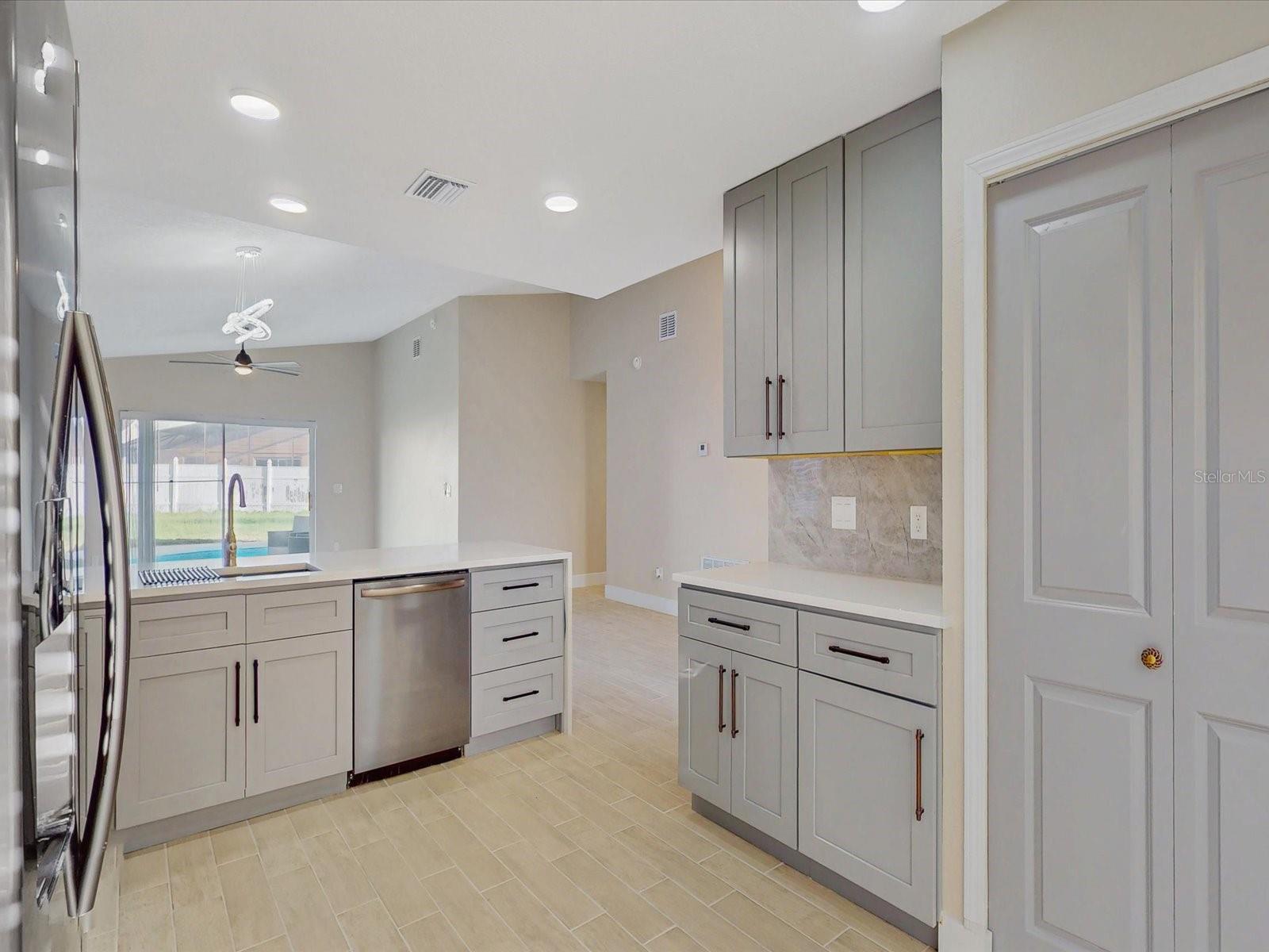 BVL UNIT 10 2ND ADD - Residential