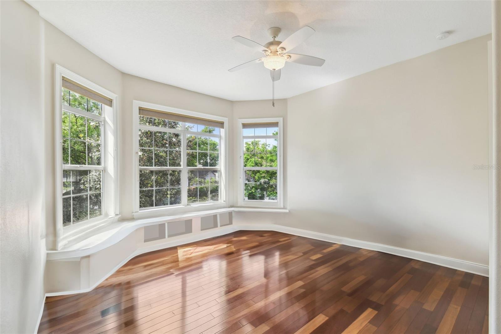 LAKE SYBELIA COVE - Residential