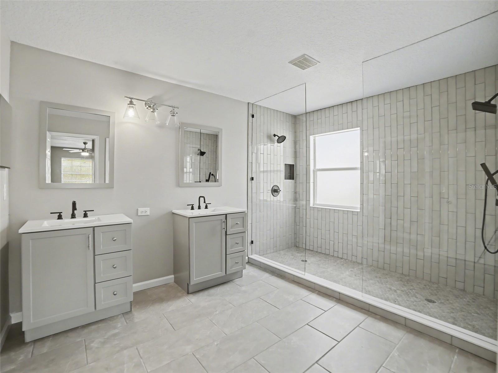 CARRIAGE POINTE PH 1 - Residential