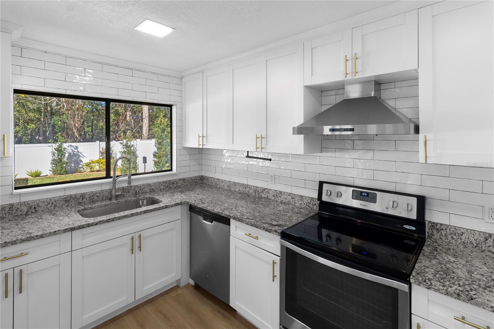 COUNTRY PLACE UNIT VI - Residential