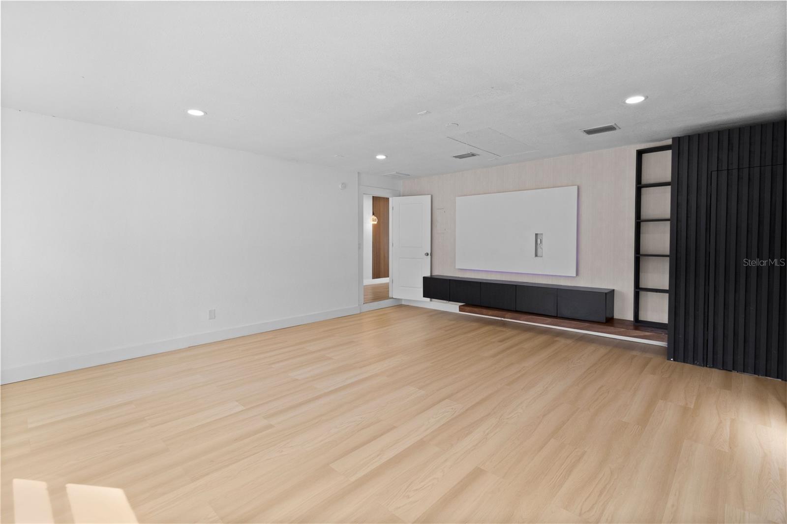 COUNTRY PLACE UNIT VI - Residential