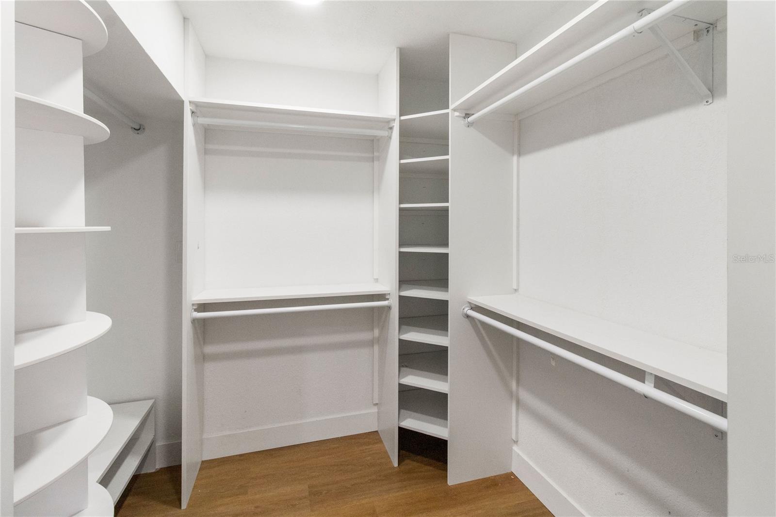 COUNTRY PLACE UNIT VI - Residential