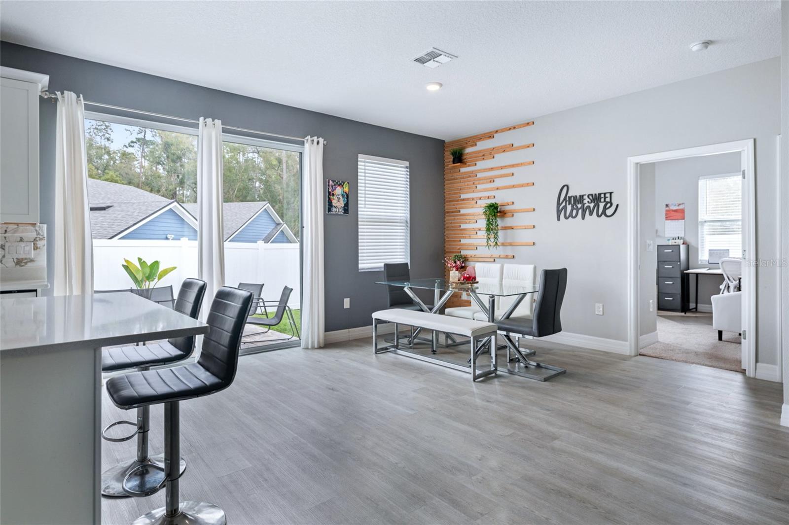 113 PLUMOSUS PARK DR