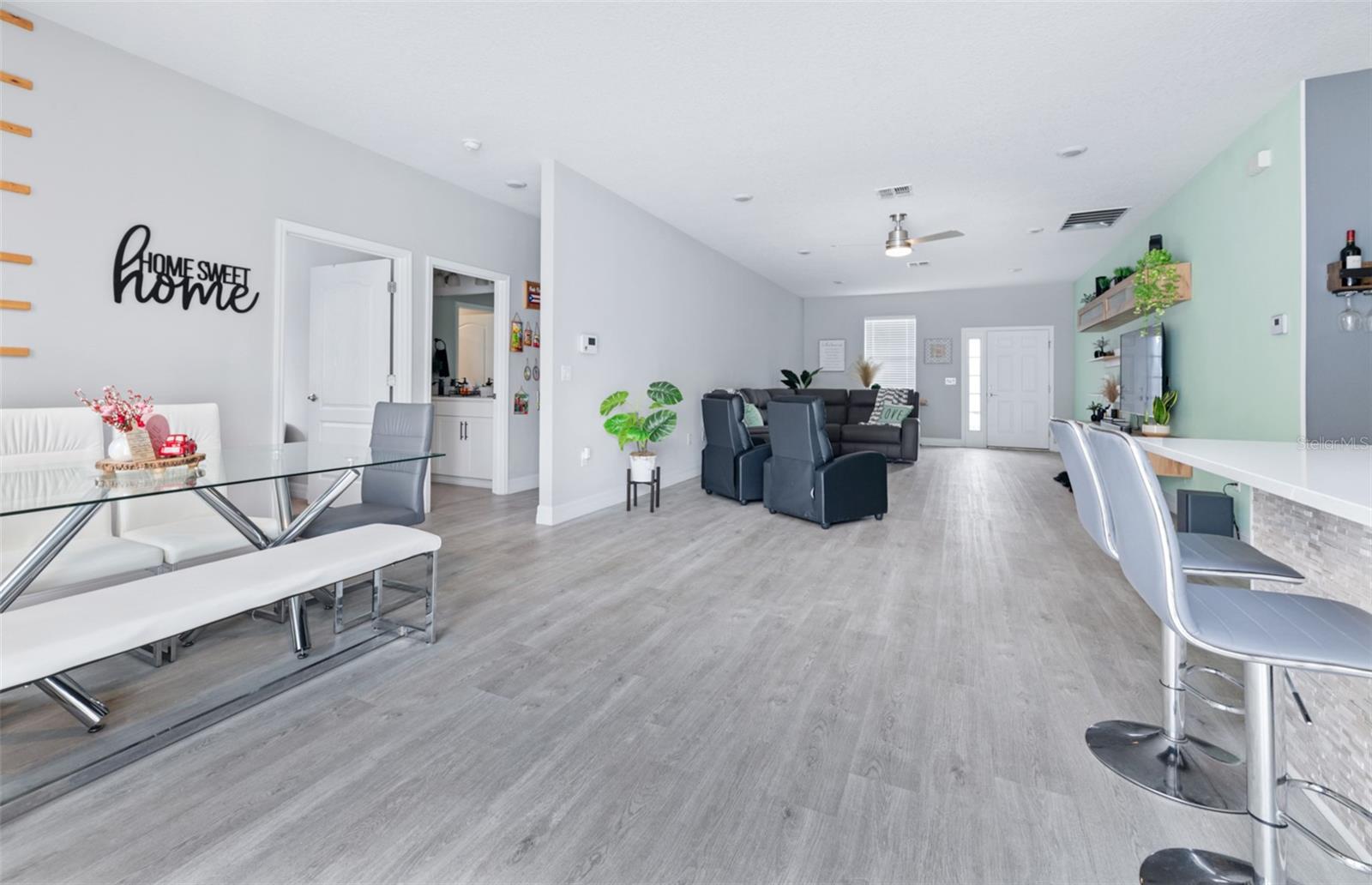 113 PLUMOSUS PARK DR