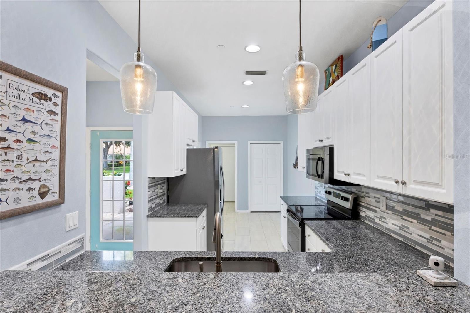 PELICAN POINTE GOLF & COUNTRY CLUB - Residential