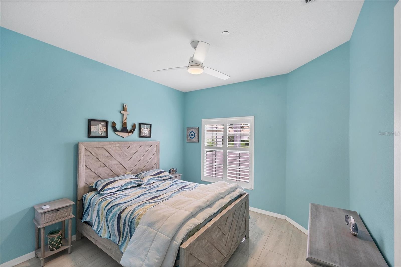 PELICAN POINTE GOLF & COUNTRY CLUB - Residential