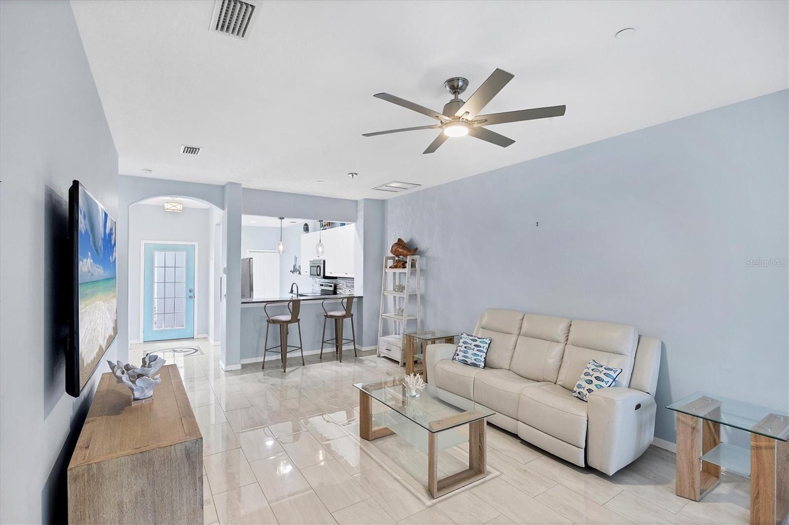 PELICAN POINTE GOLF & COUNTRY CLUB - Residential