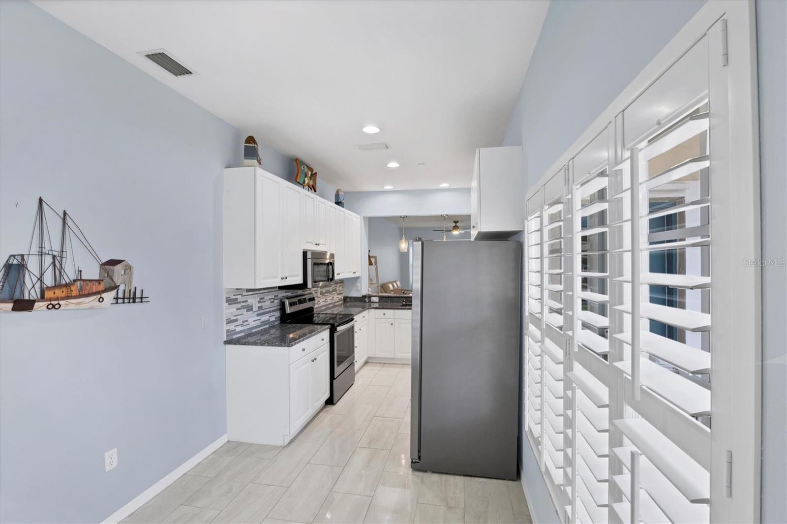 PELICAN POINTE GOLF & COUNTRY CLUB - Residential