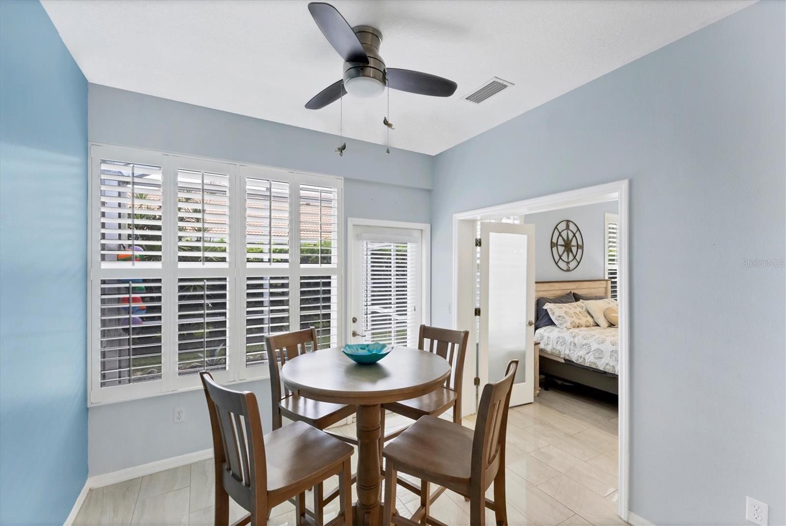 PELICAN POINTE GOLF & COUNTRY CLUB - Residential