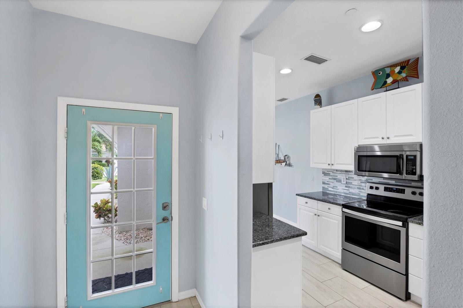 PELICAN POINTE GOLF & COUNTRY CLUB - Residential