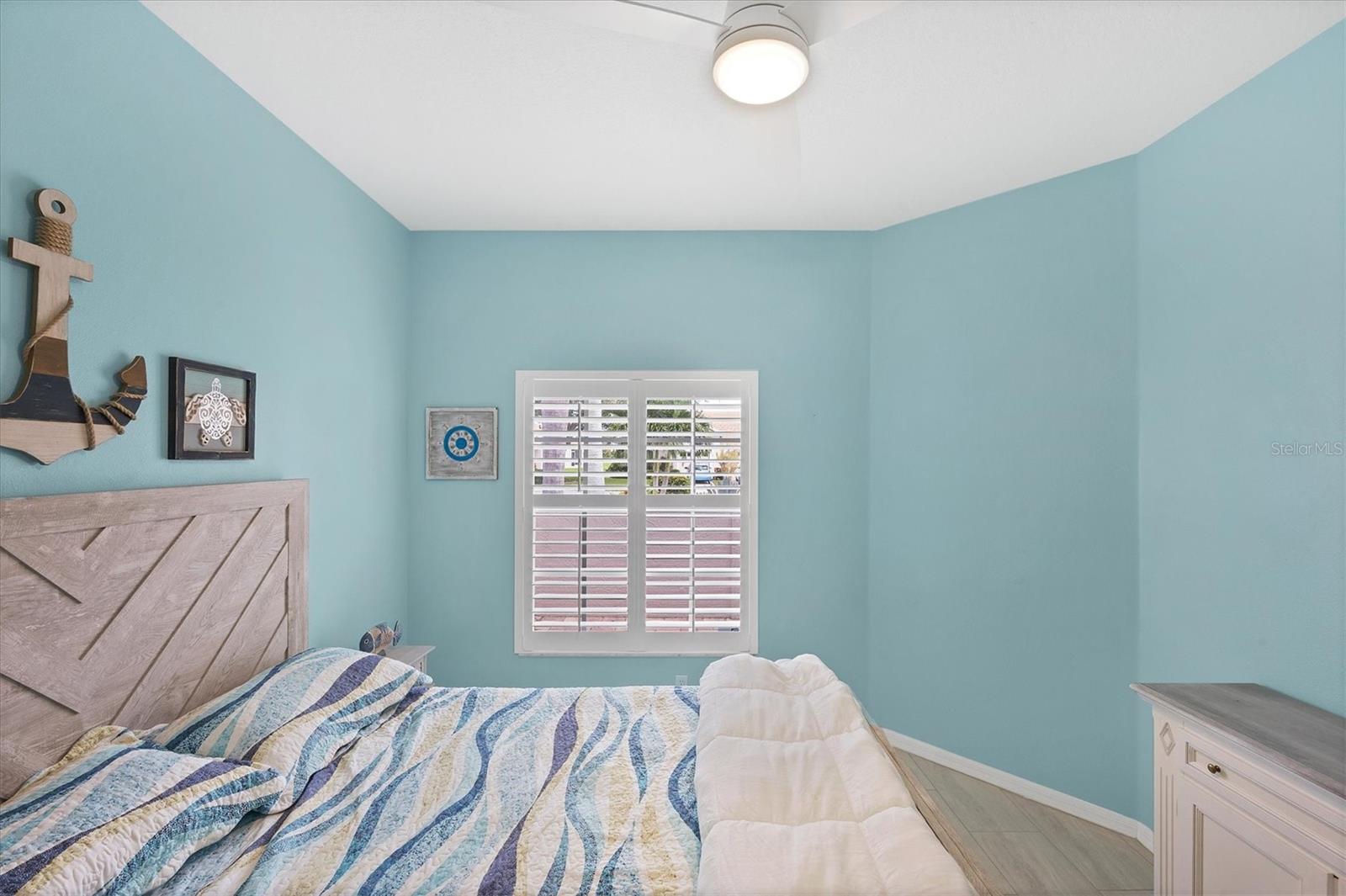 PELICAN POINTE GOLF & COUNTRY CLUB - Residential