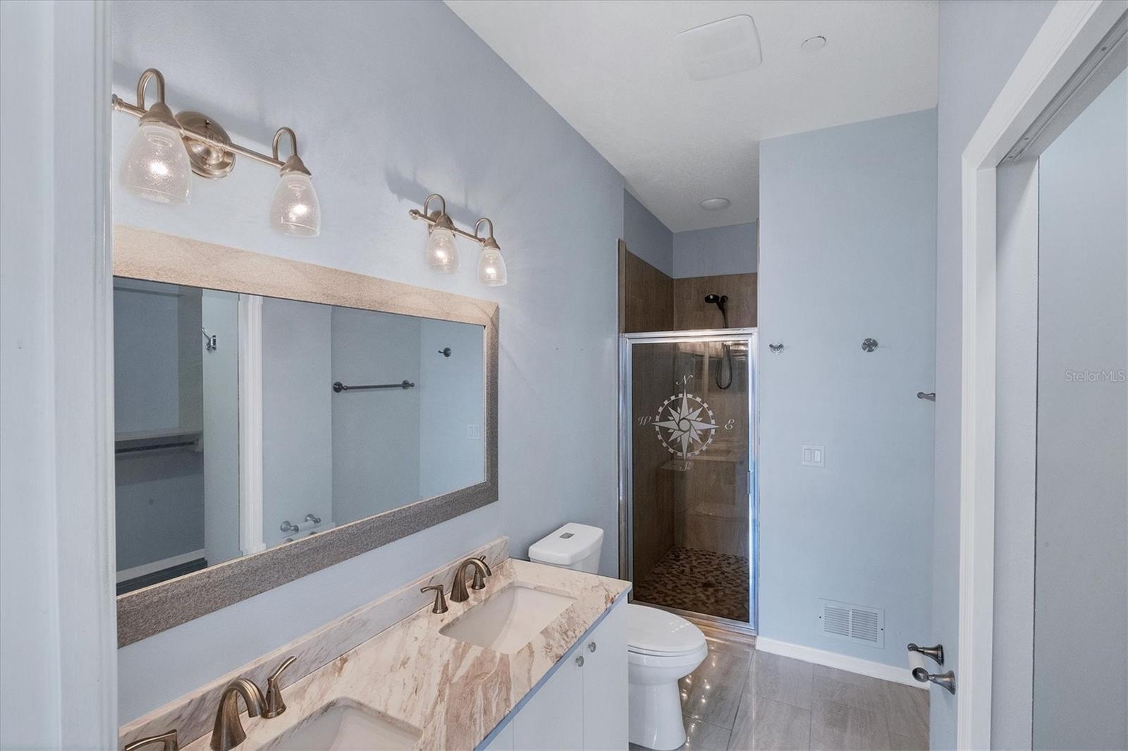 PELICAN POINTE GOLF & COUNTRY CLUB - Residential