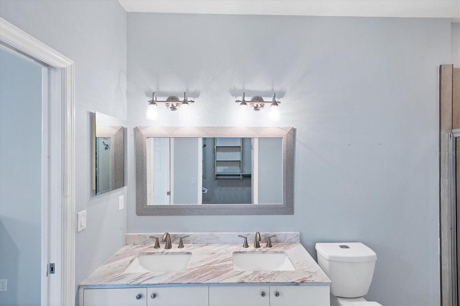 PELICAN POINTE GOLF & COUNTRY CLUB - Residential