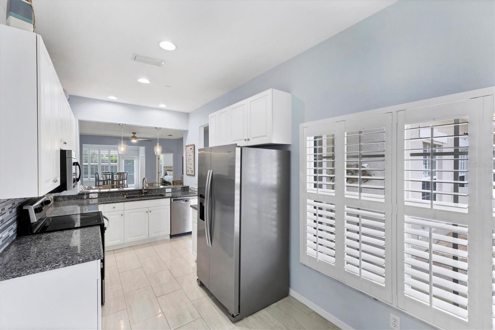 PELICAN POINTE GOLF & COUNTRY CLUB - Residential