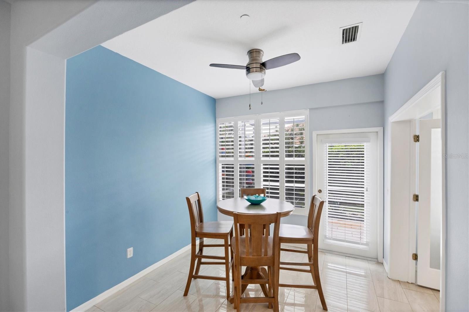 PELICAN POINTE GOLF & COUNTRY CLUB - Residential