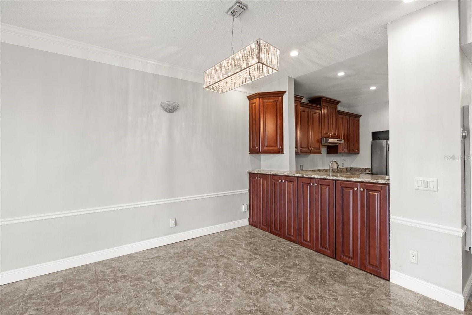 THE HAMPTONS OF HEATHROW - Residential Lease