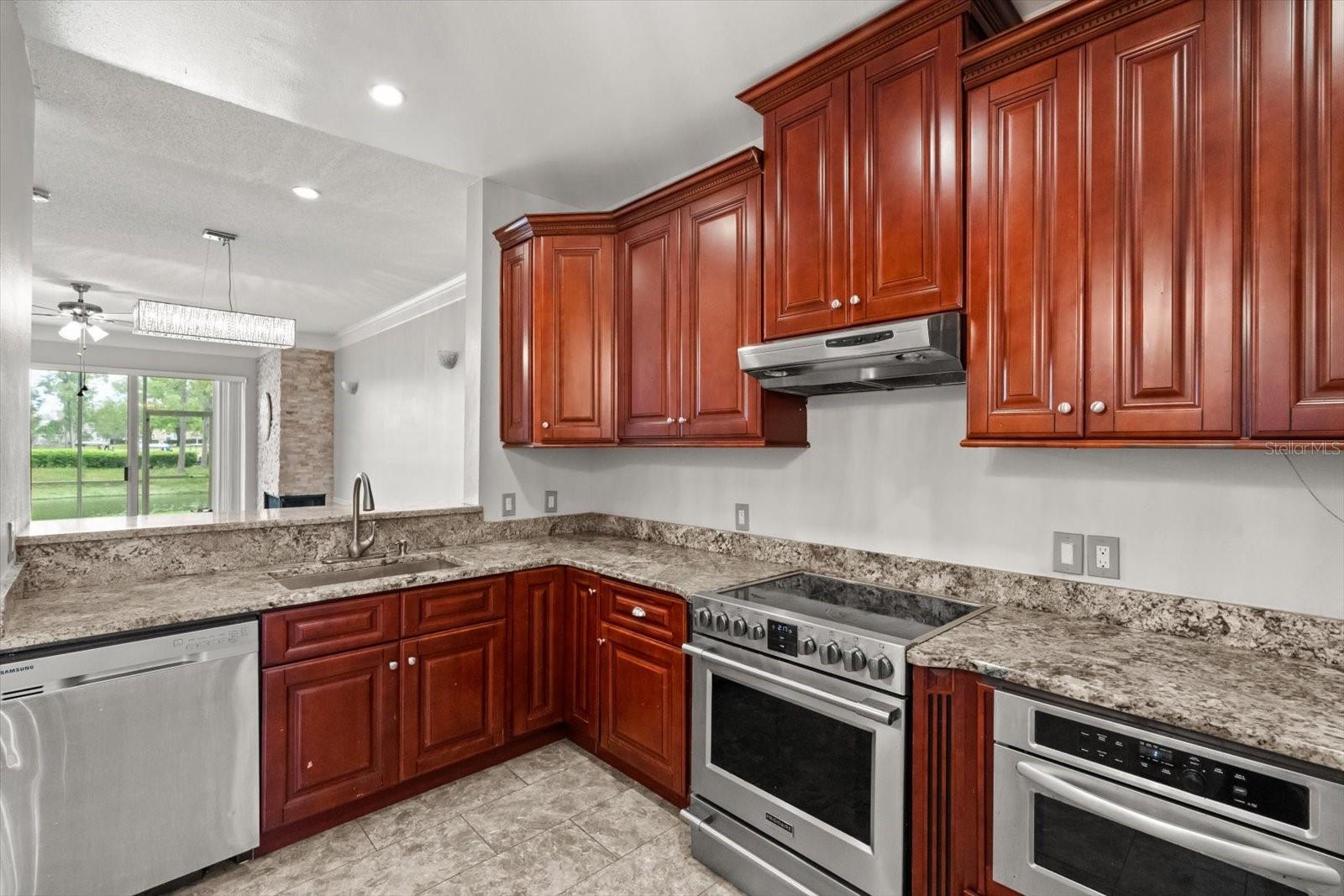 THE HAMPTONS OF HEATHROW - Residential Lease