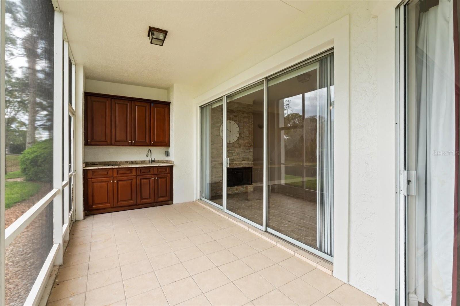 THE HAMPTONS OF HEATHROW - Residential Lease