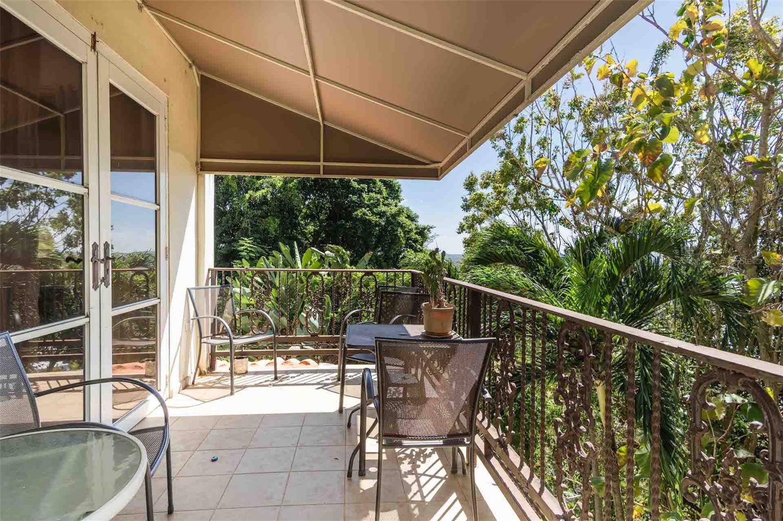 URBANIZACION LA LOMITA - Residential