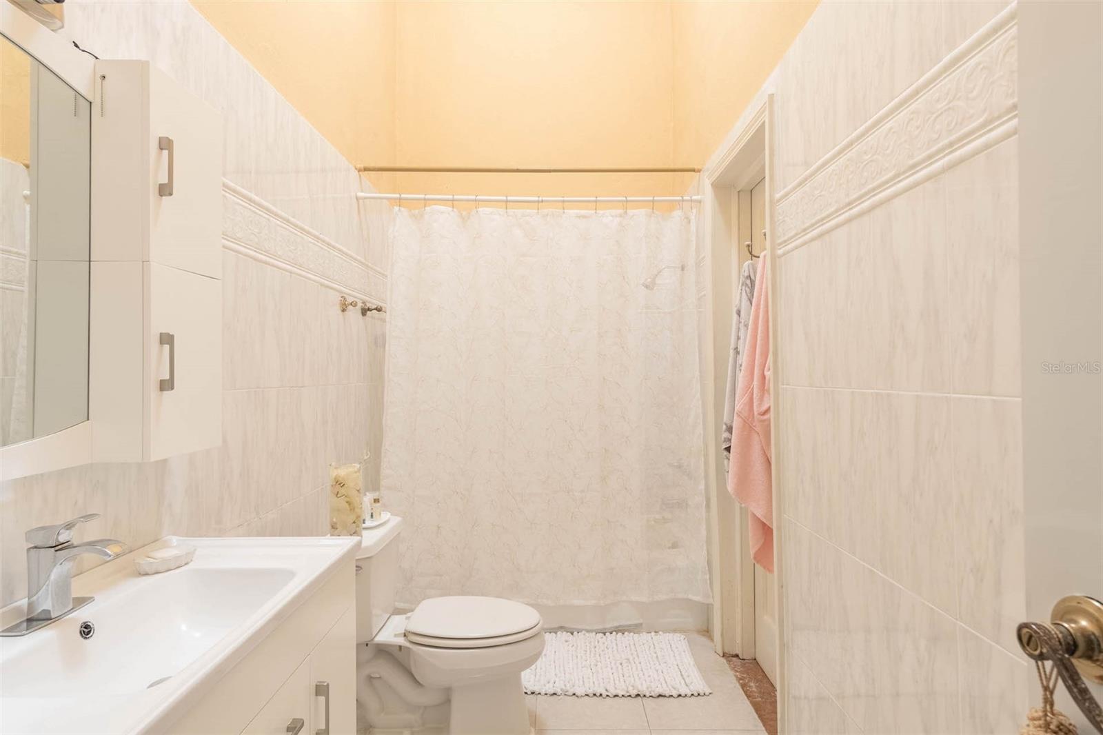 URBANIZACION LA LOMITA - Residential