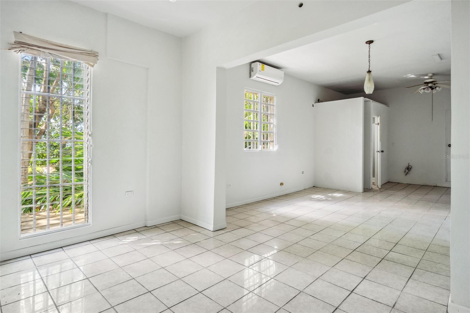 URBANIZACION LA LOMITA - Residential