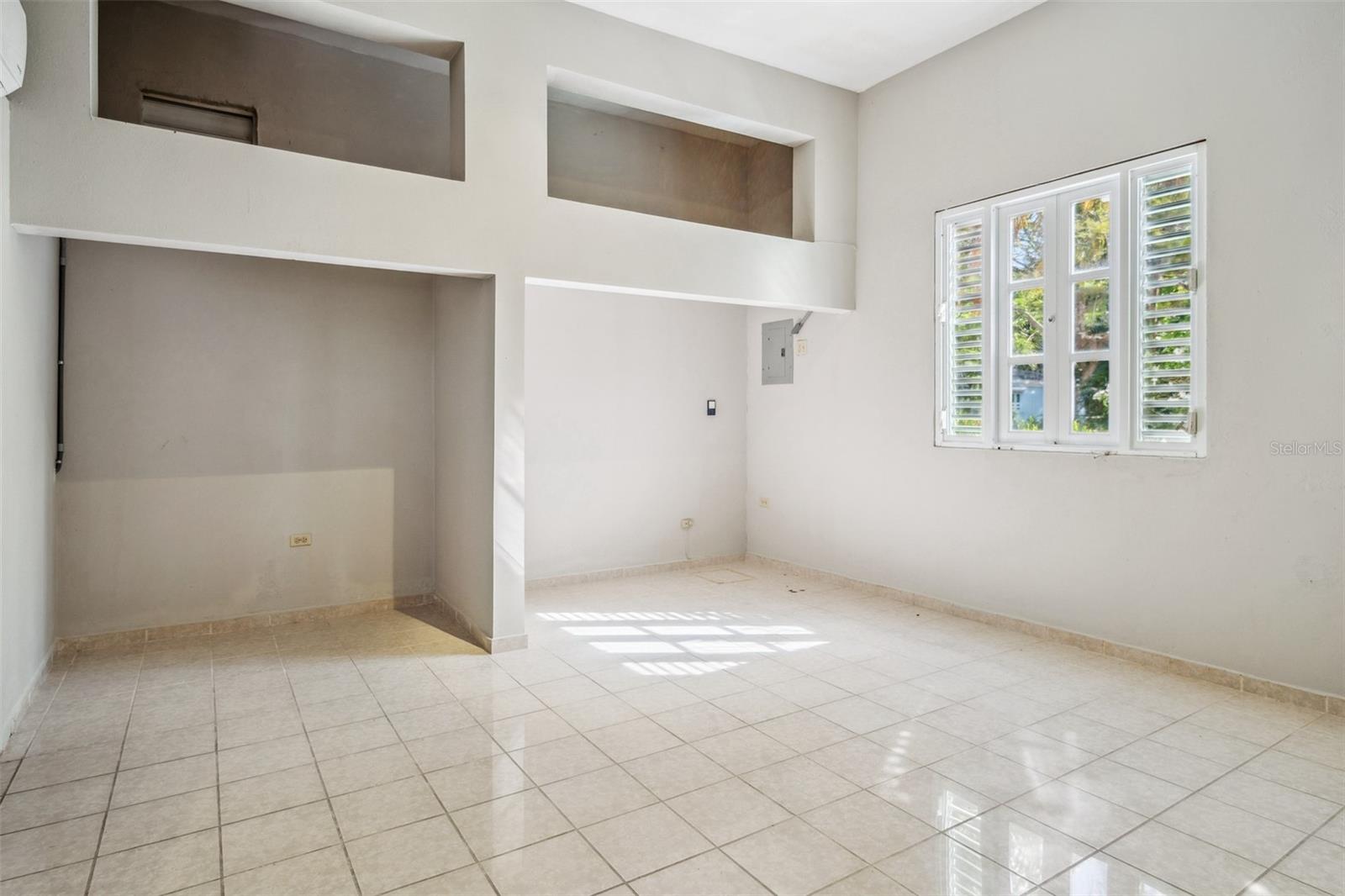 URBANIZACION LA LOMITA - Residential