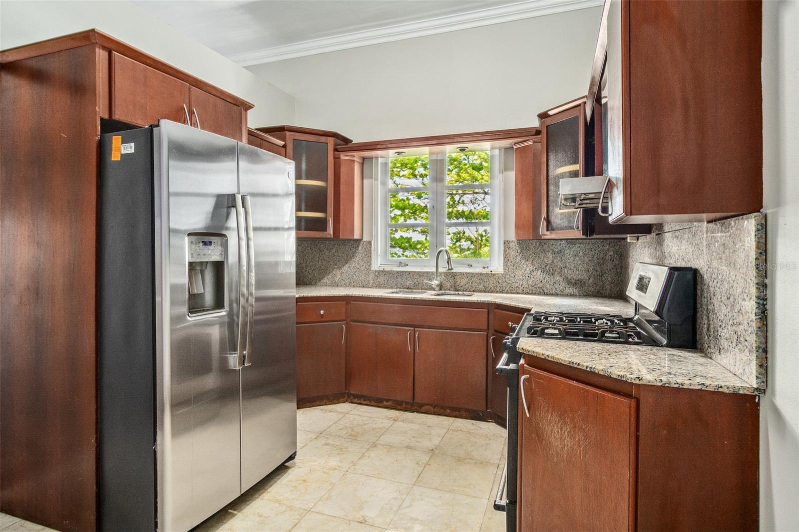 URBANIZACION LA LOMITA - Residential