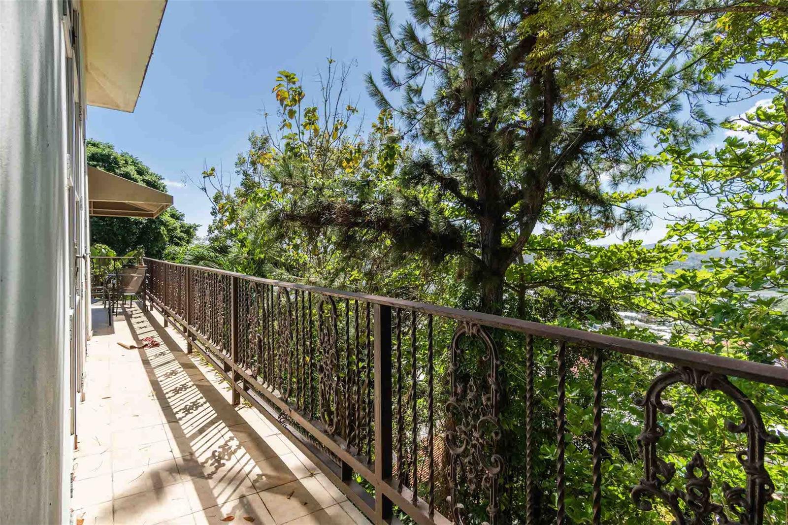 URBANIZACION LA LOMITA - Residential