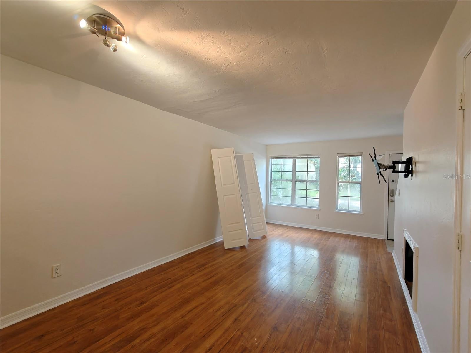 620 SW 10TH LANE 4