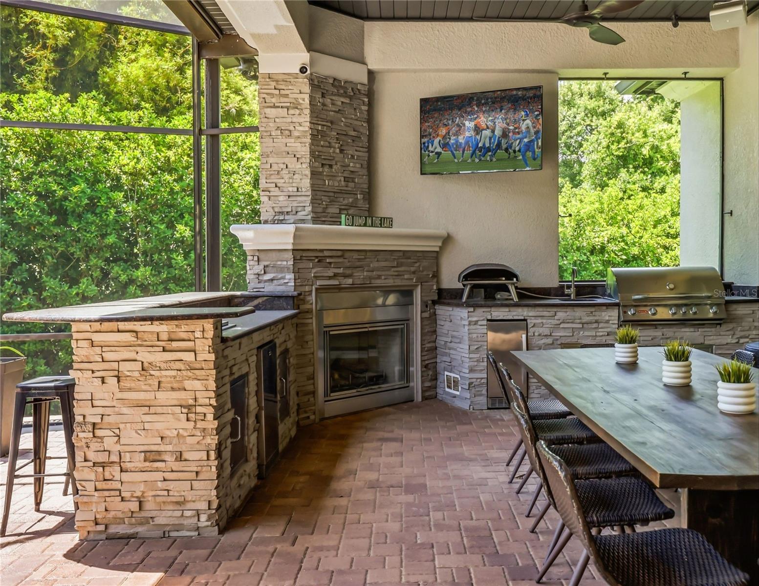 BELLANONA GRANDE ESTATES - Residential