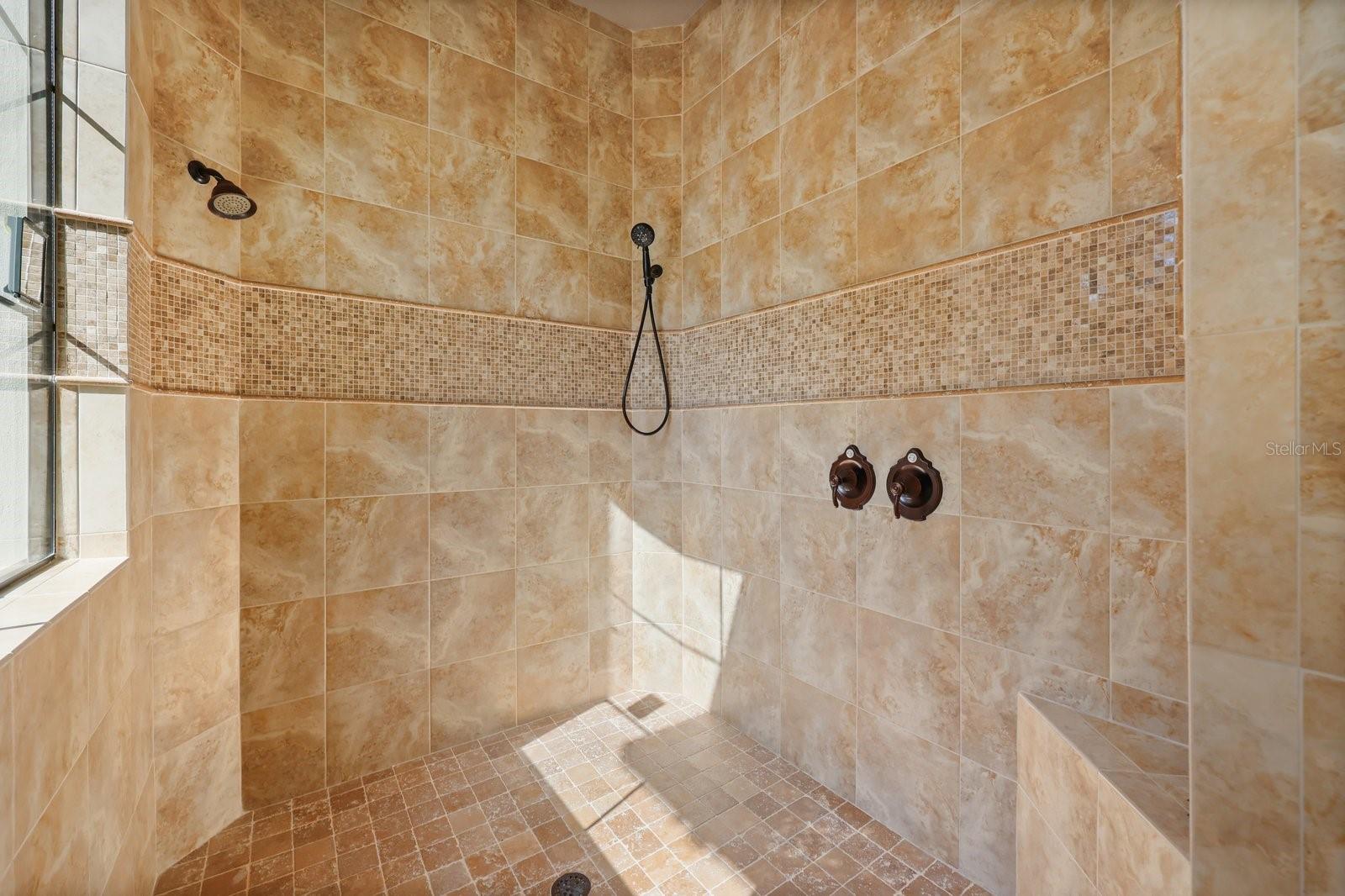 BELLANONA GRANDE ESTATES - Residential