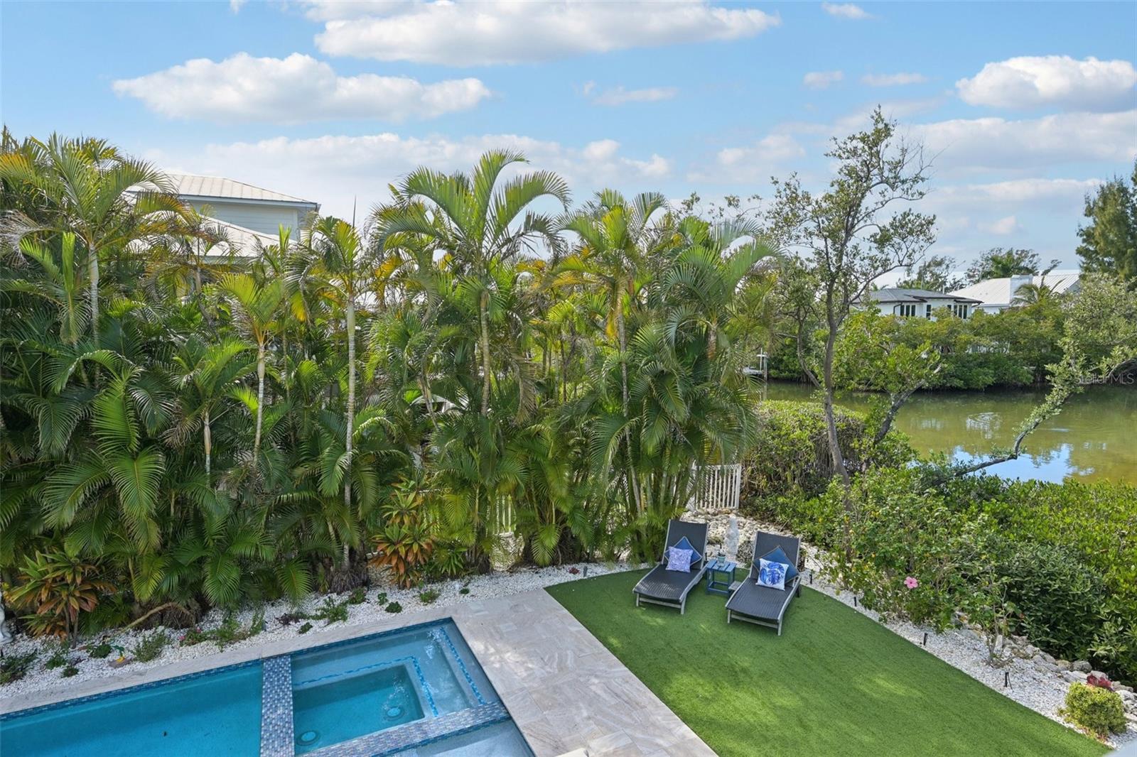 COCONUT BAYOU - Residential