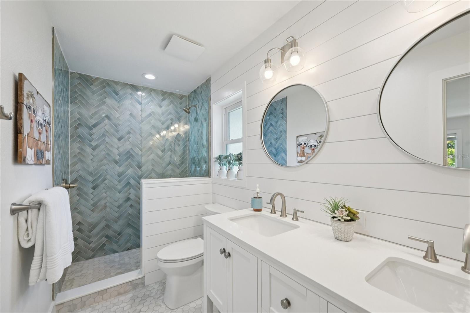 COCONUT BAYOU - Residential