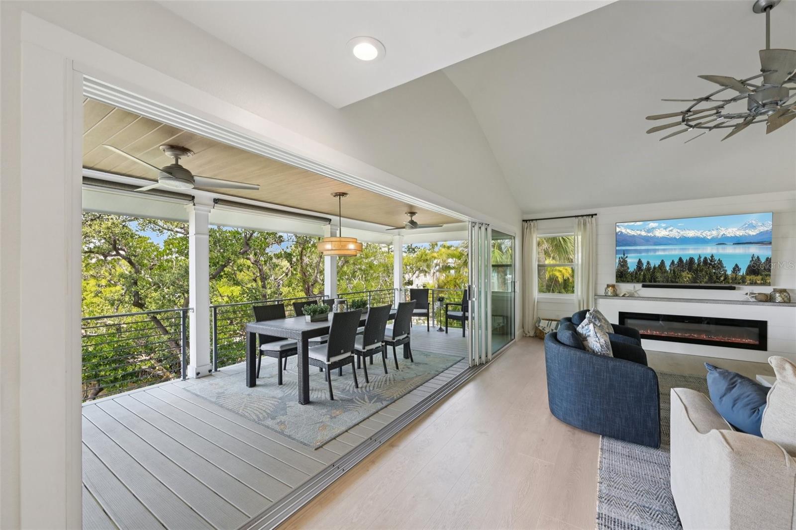 COCONUT BAYOU - Residential