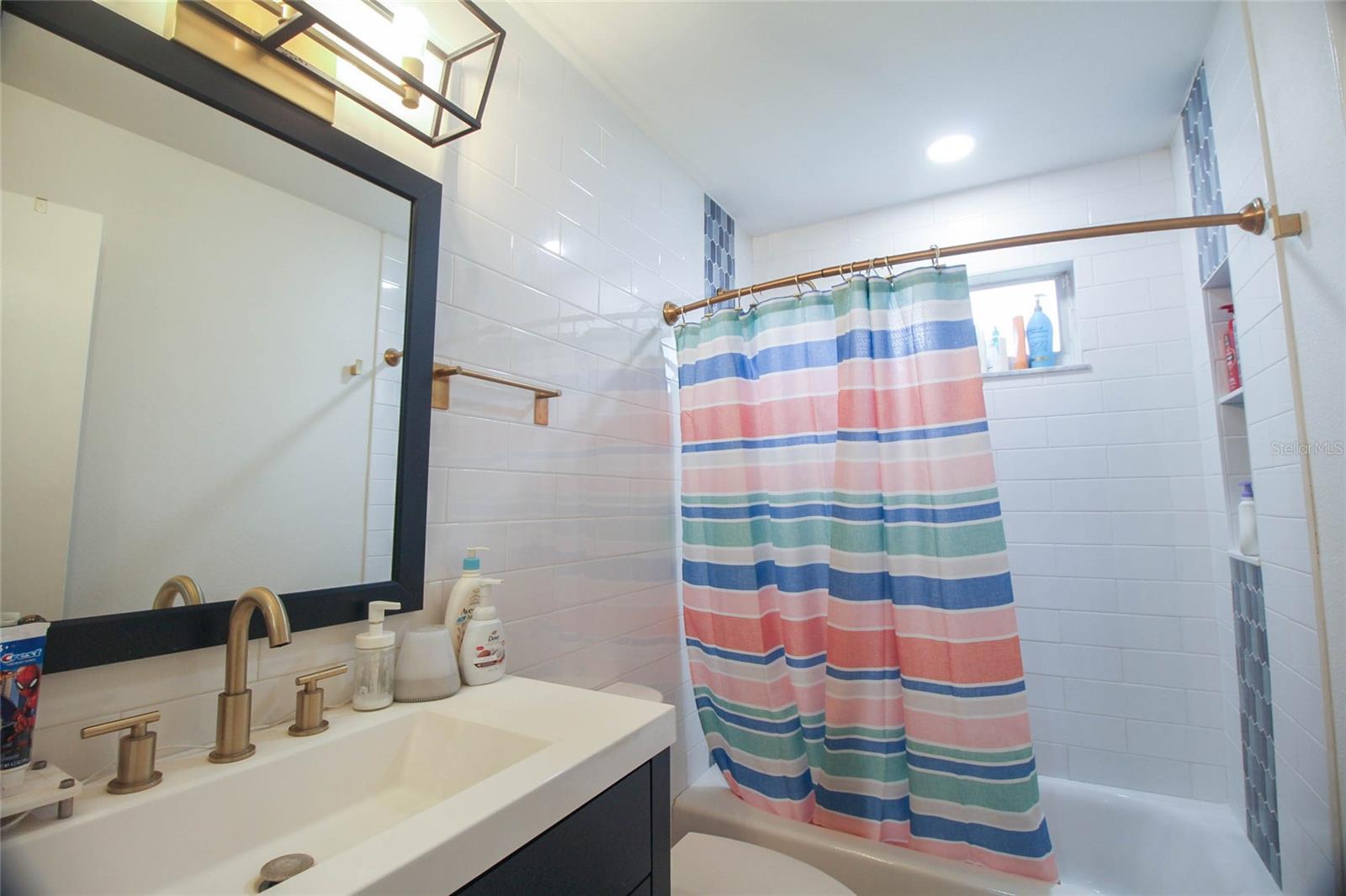 BVL UNIT 7 2ND ADD - Residential Lease