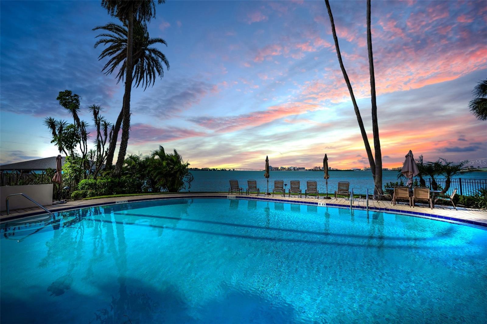 VIEWPOINT-ON-THE-BAY CONDO - Residential