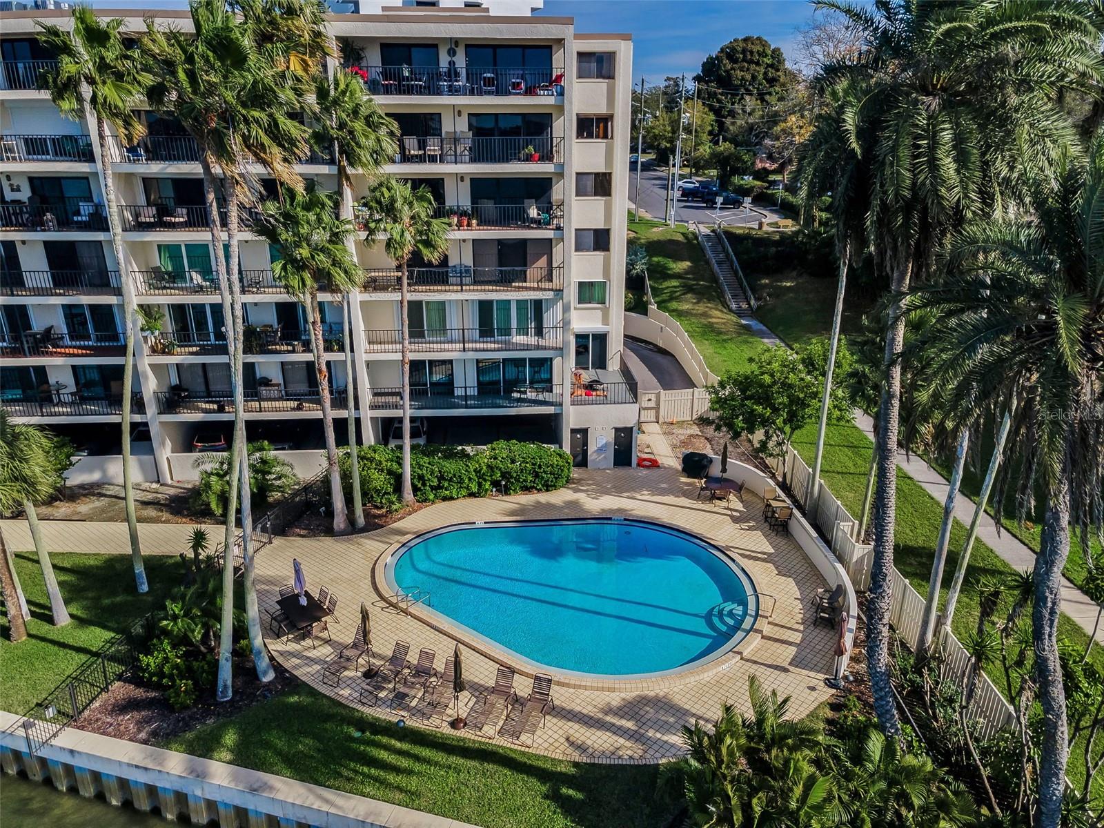 VIEWPOINT-ON-THE-BAY CONDO - Residential