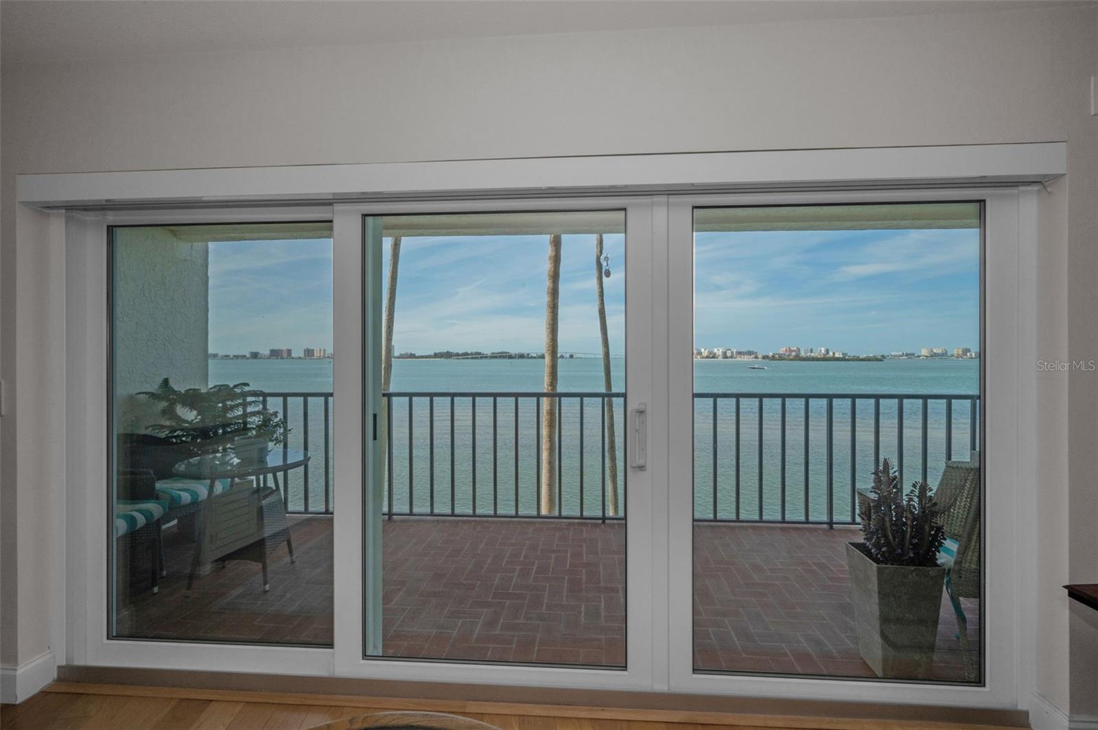 VIEWPOINT-ON-THE-BAY CONDO - Residential