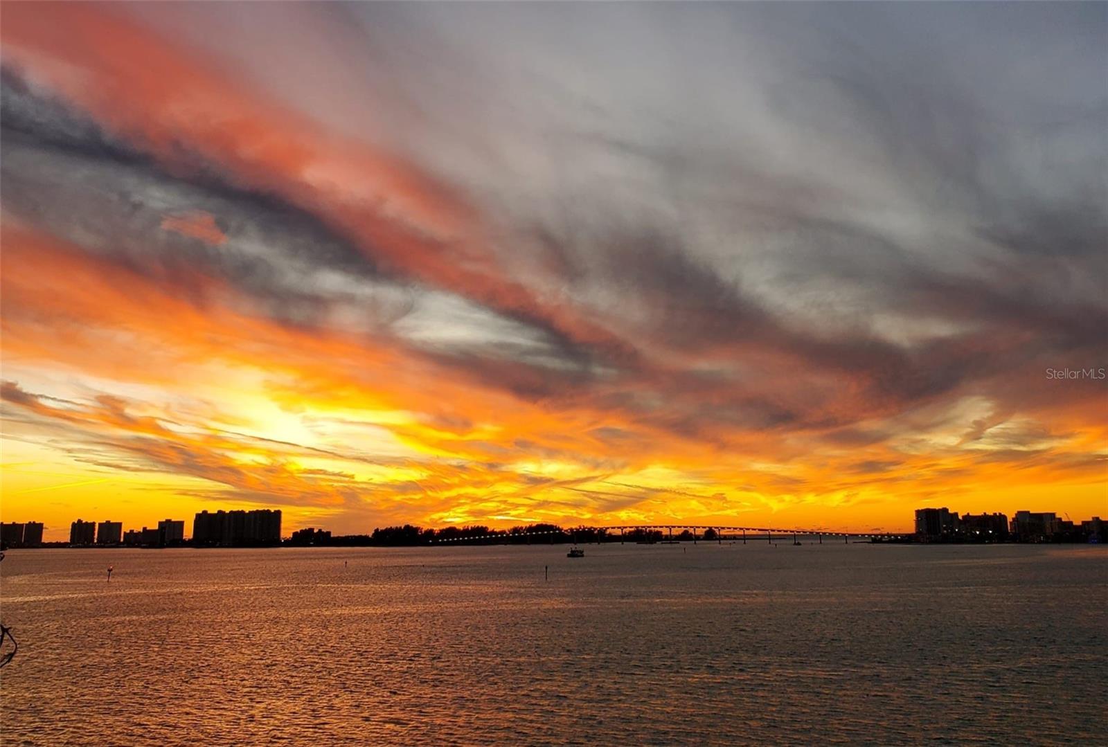 VIEWPOINT-ON-THE-BAY CONDO - Residential
