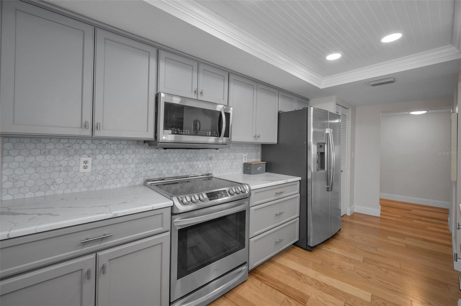 VIEWPOINT-ON-THE-BAY CONDO - Residential