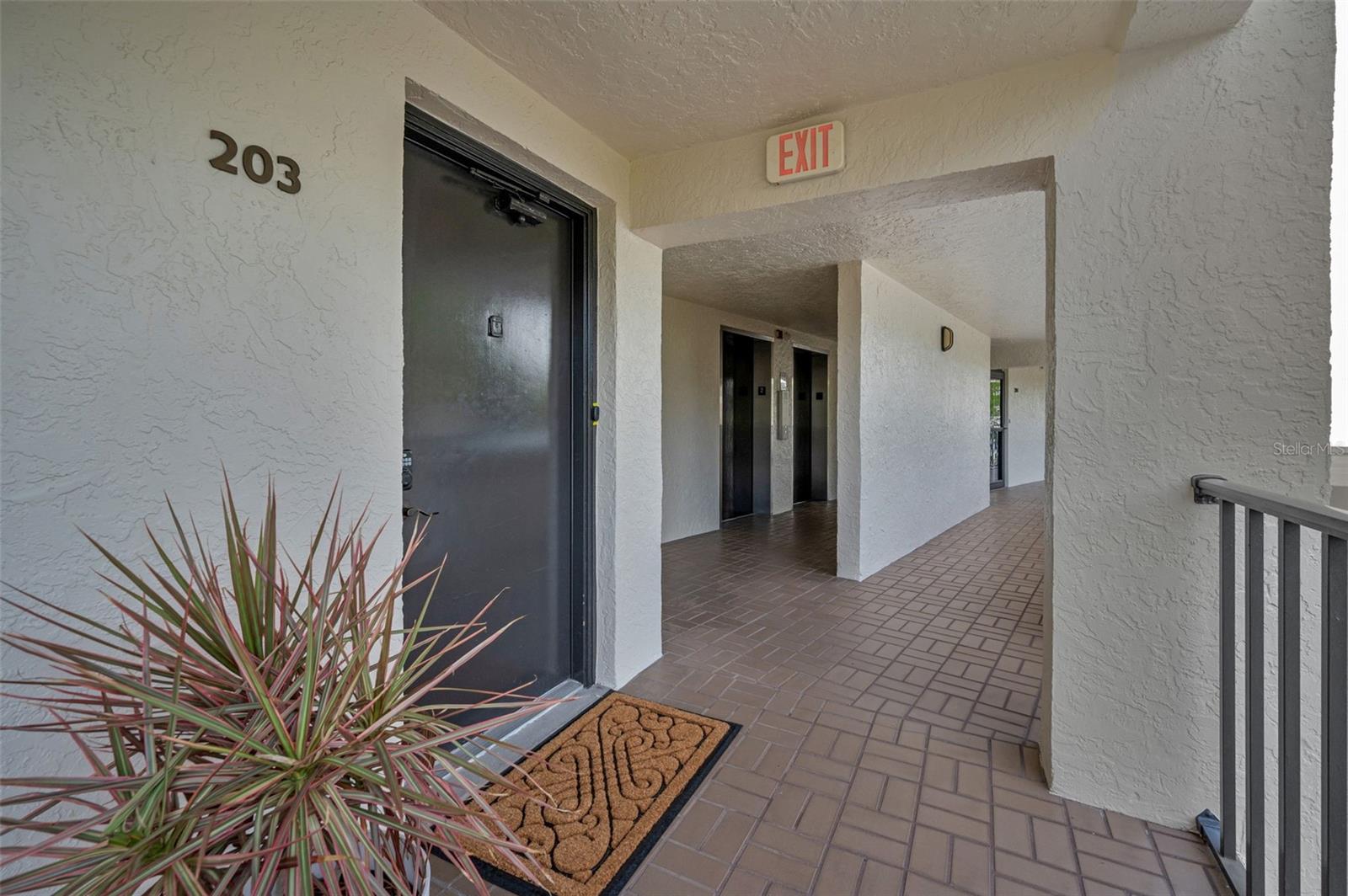 VIEWPOINT-ON-THE-BAY CONDO - Residential