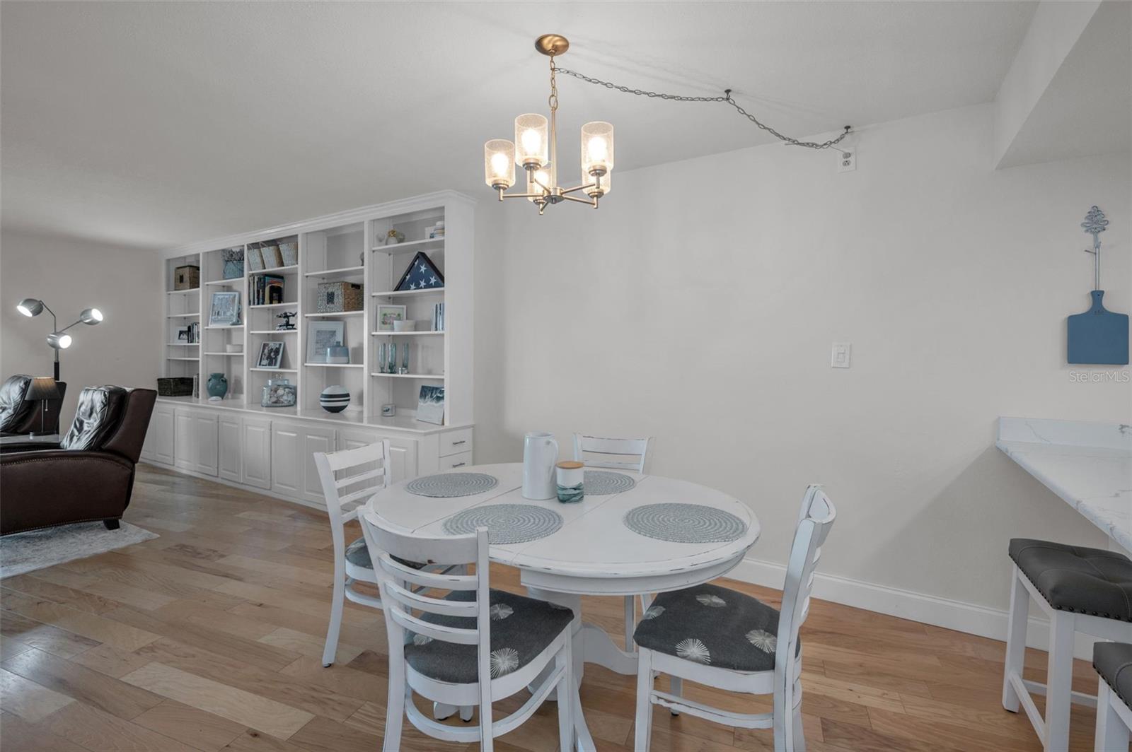 VIEWPOINT-ON-THE-BAY CONDO - Residential