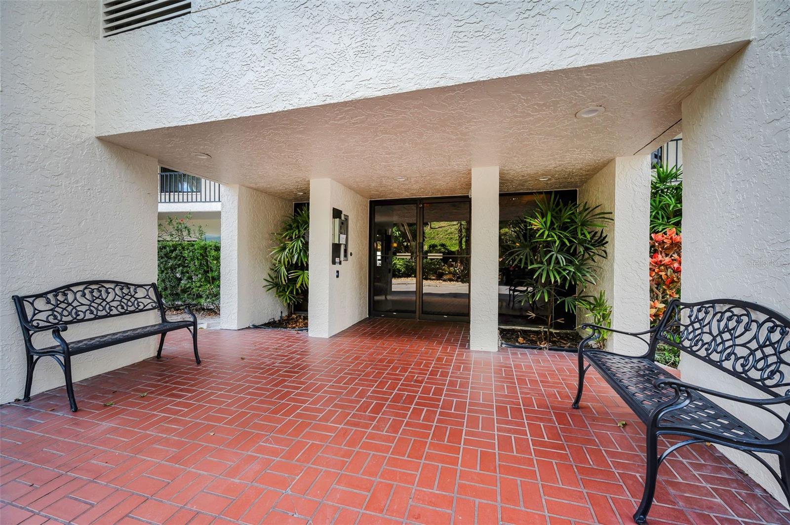 VIEWPOINT-ON-THE-BAY CONDO - Residential