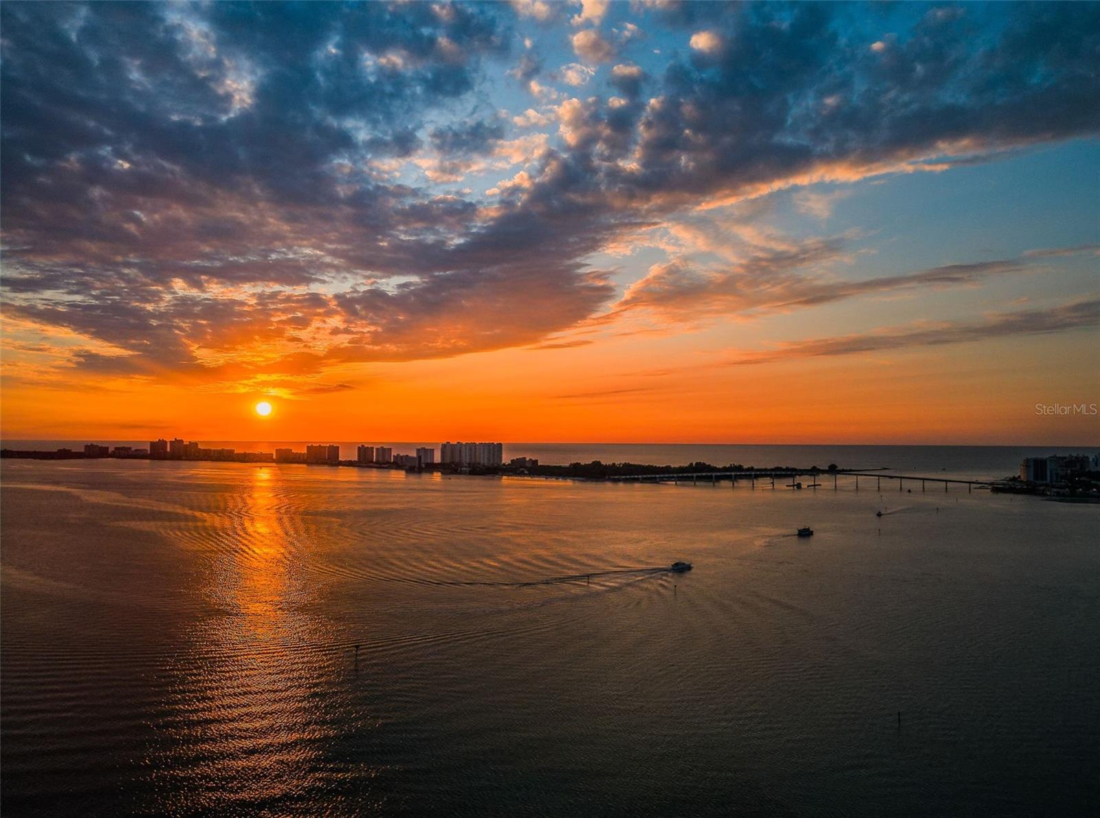 VIEWPOINT-ON-THE-BAY CONDO - Residential