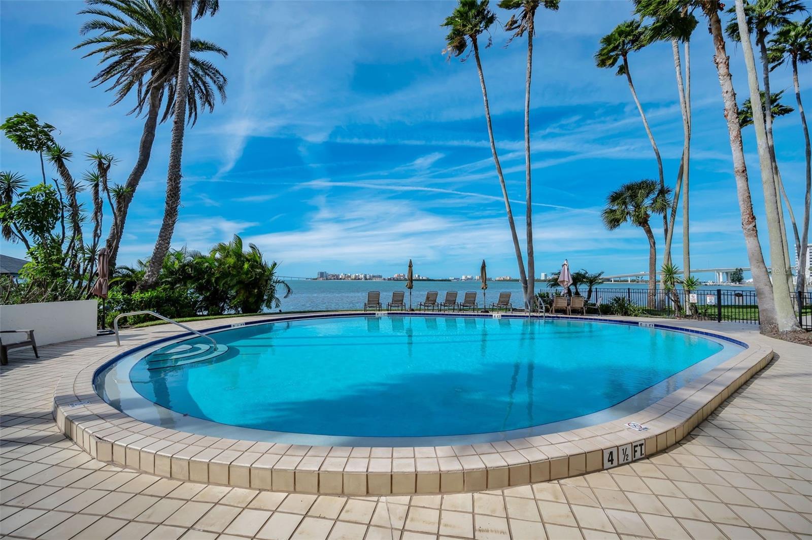 VIEWPOINT-ON-THE-BAY CONDO - Residential