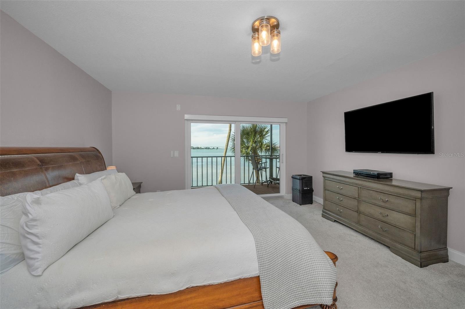 VIEWPOINT-ON-THE-BAY CONDO - Residential