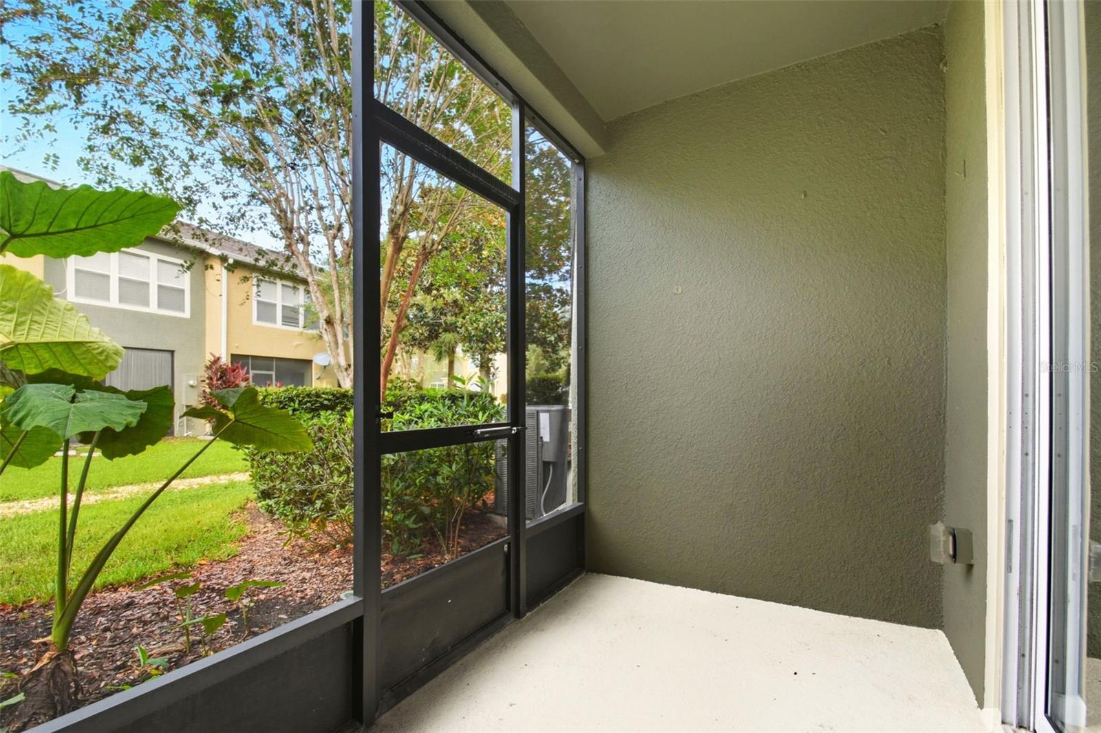 REGENCY OAKS UNIT ONE - Residential Lease