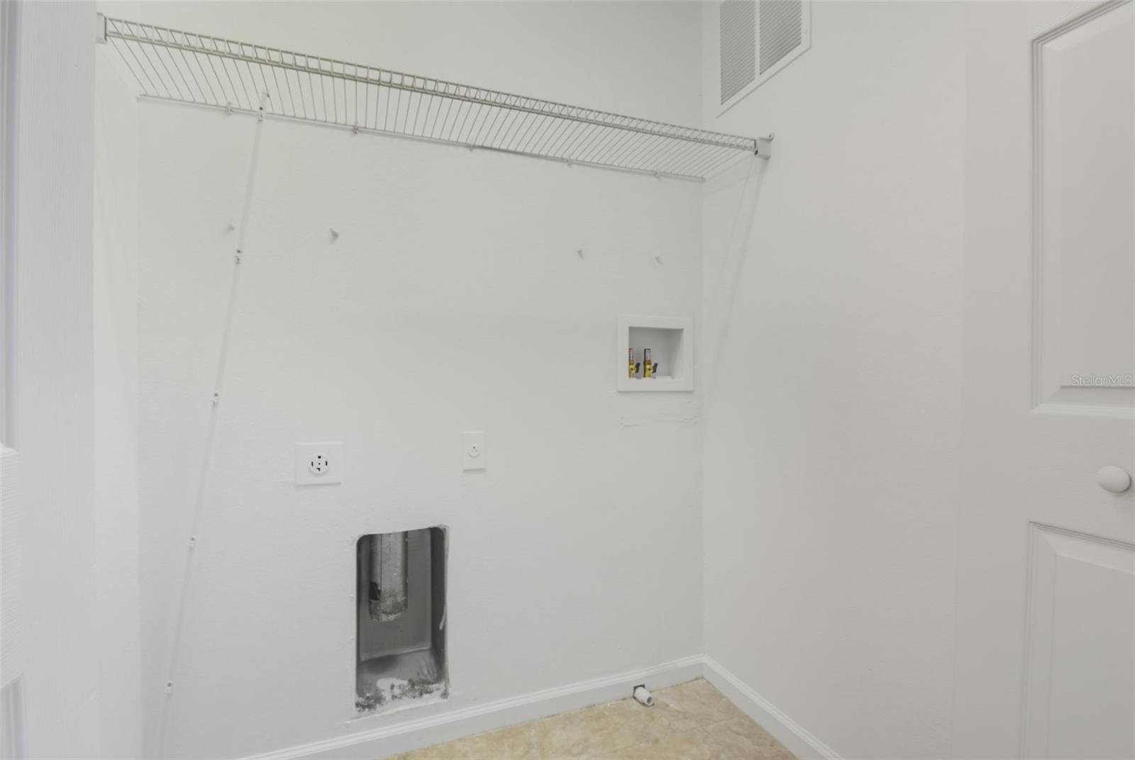 REGENCY OAKS UNIT ONE - Residential Lease