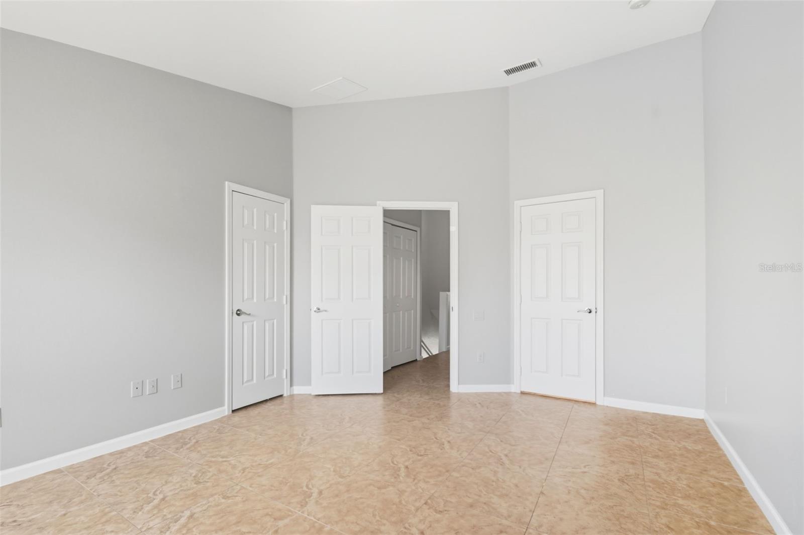 REGENCY OAKS UNIT ONE - Residential Lease