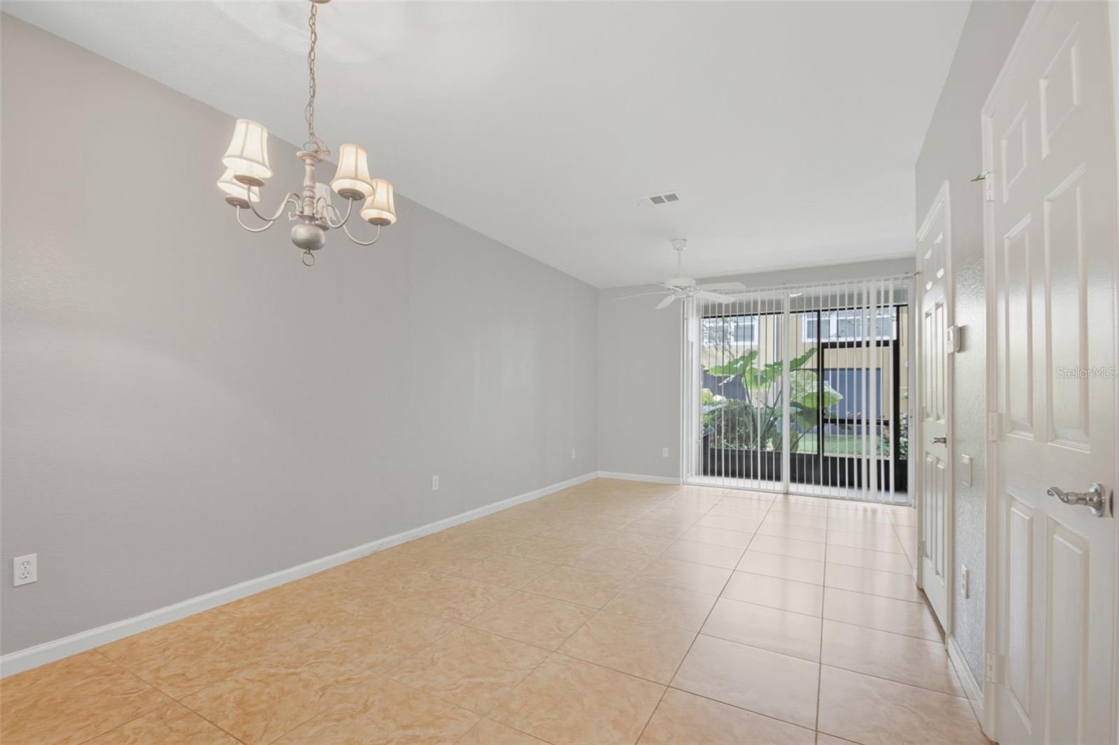 REGENCY OAKS UNIT ONE - Residential Lease
